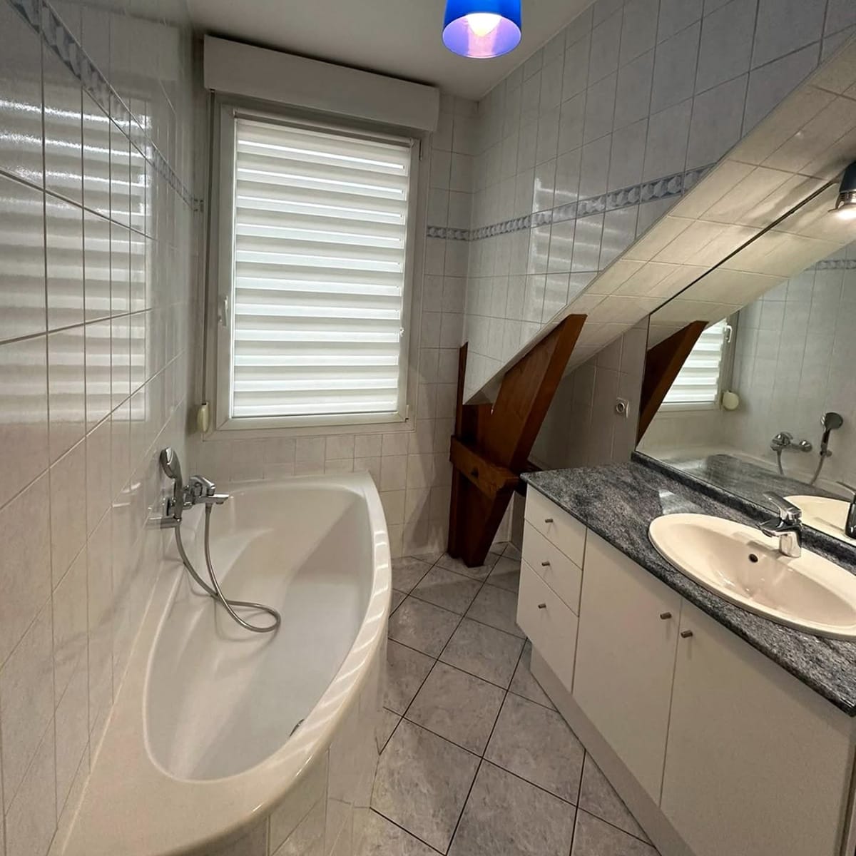 Salle de bain avant transformation